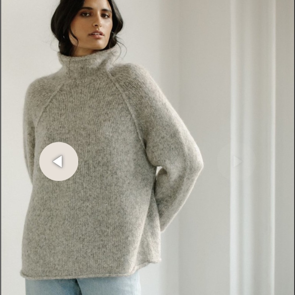 Bare Knitwear alpaca  xs/s funnel neck in marble grey